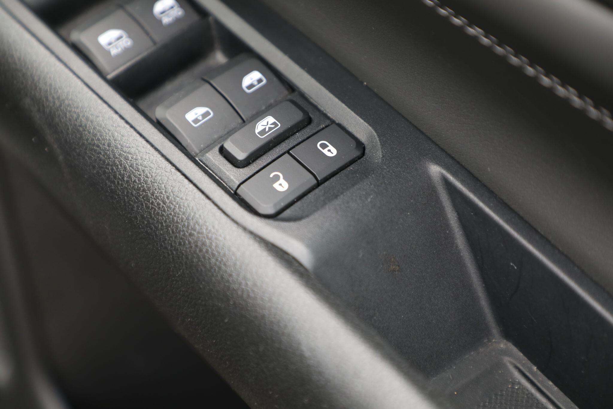 Large vehicle image